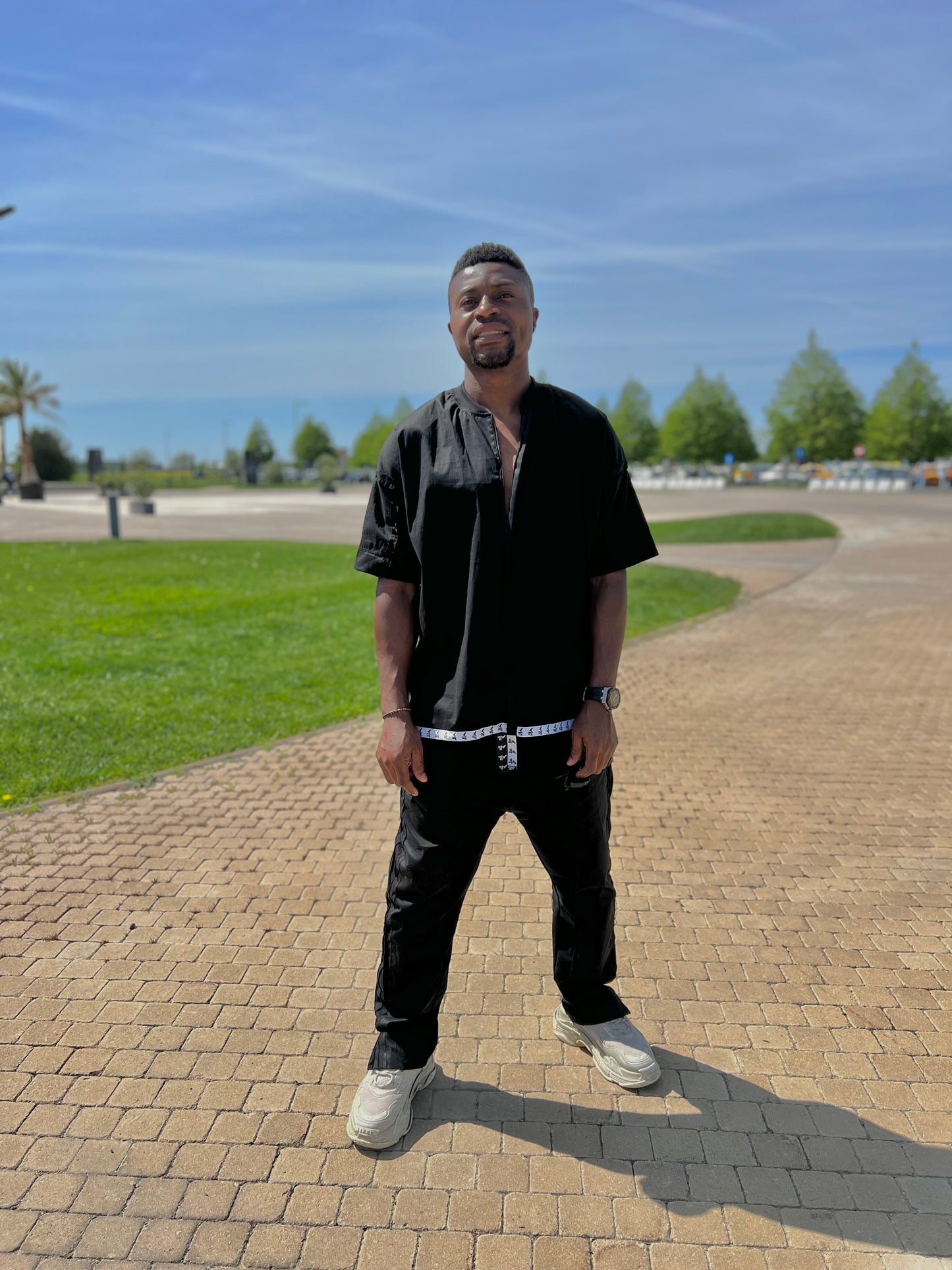 Compleu negru cu tricou tip camasa cu fermoar