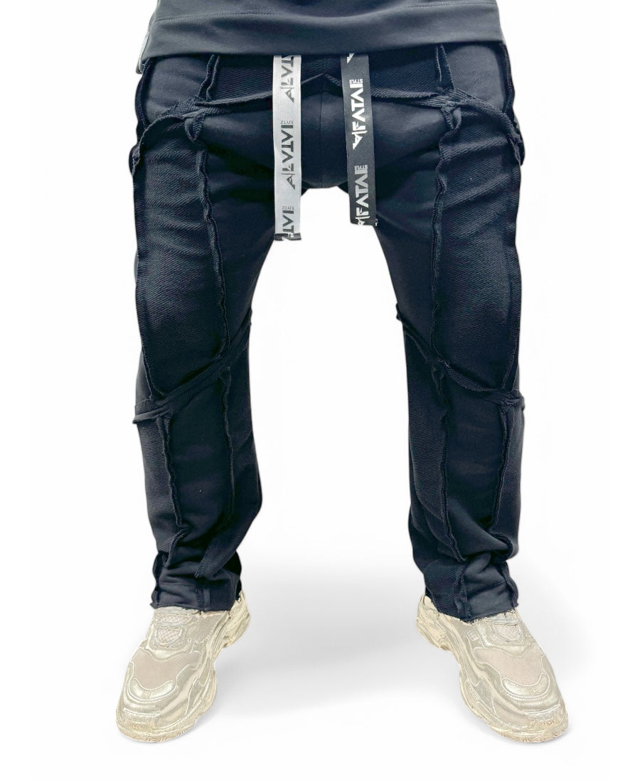 Pantaloni negri cu multiple taieturi • largi