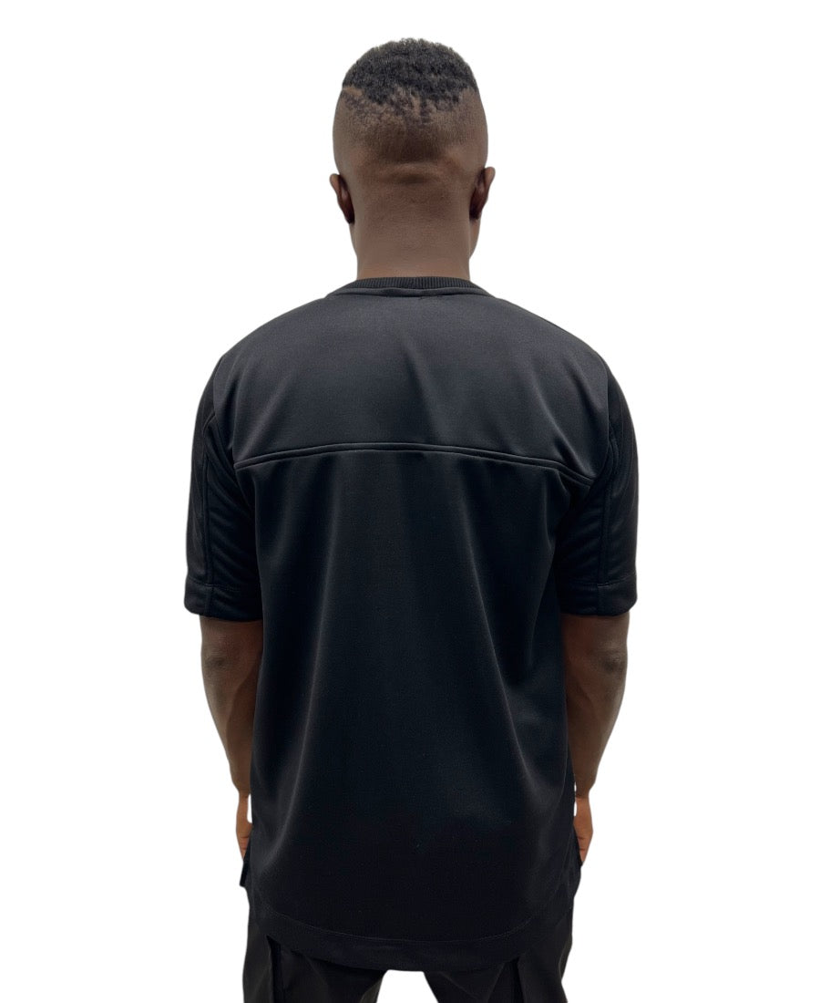 Tricou negru cu design din plasa alba