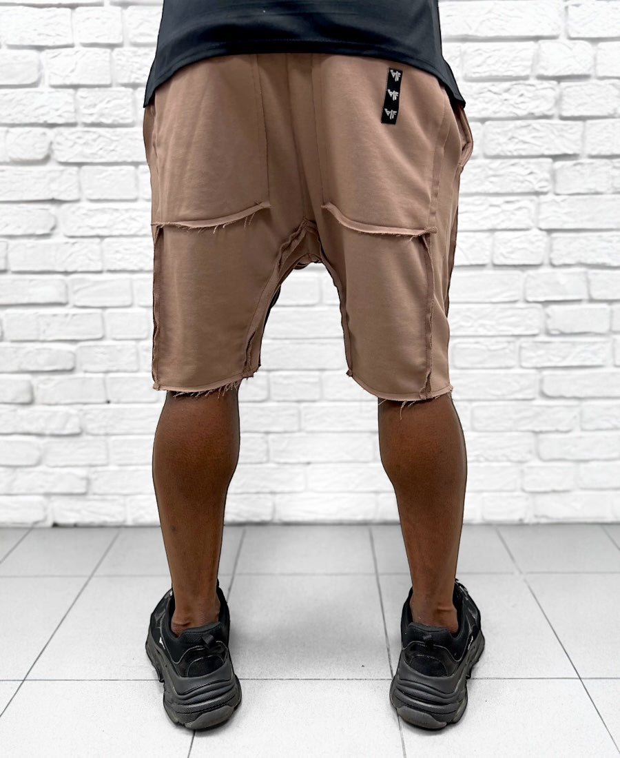 Pantaloni cappuccino cu diverse cusaturi de design