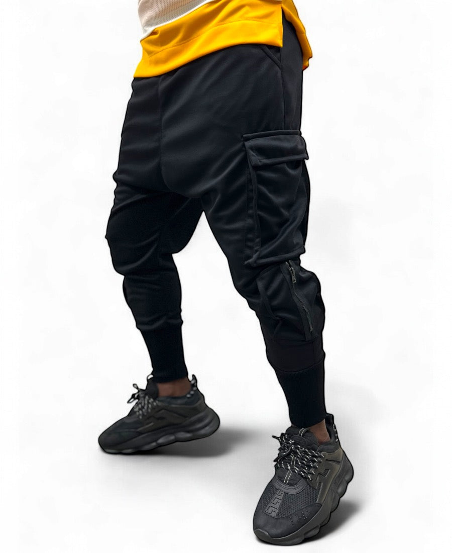 Pantaloni negri cu buzunare laterale si fermoar de design