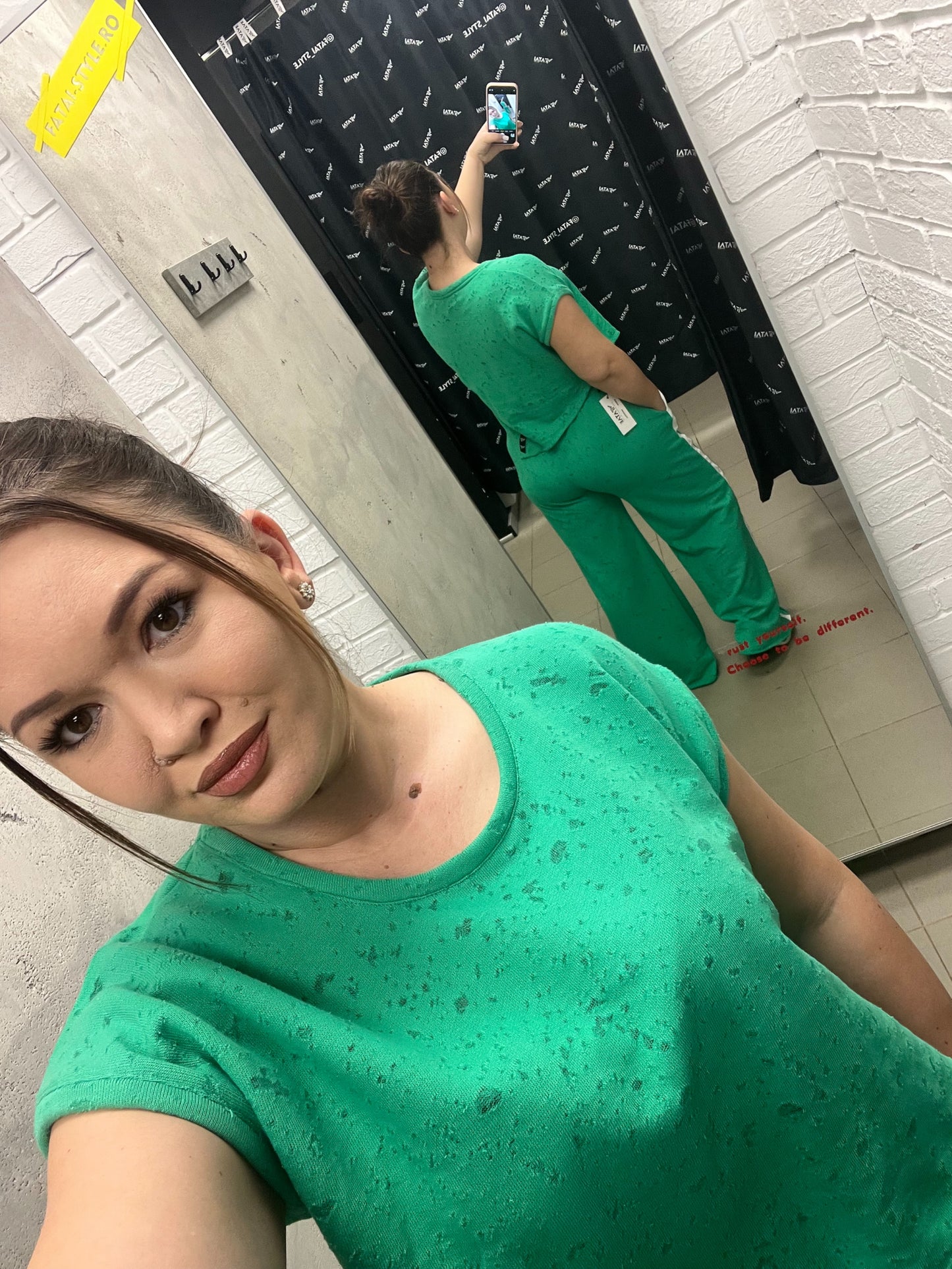 Trening verde cu dunga alba