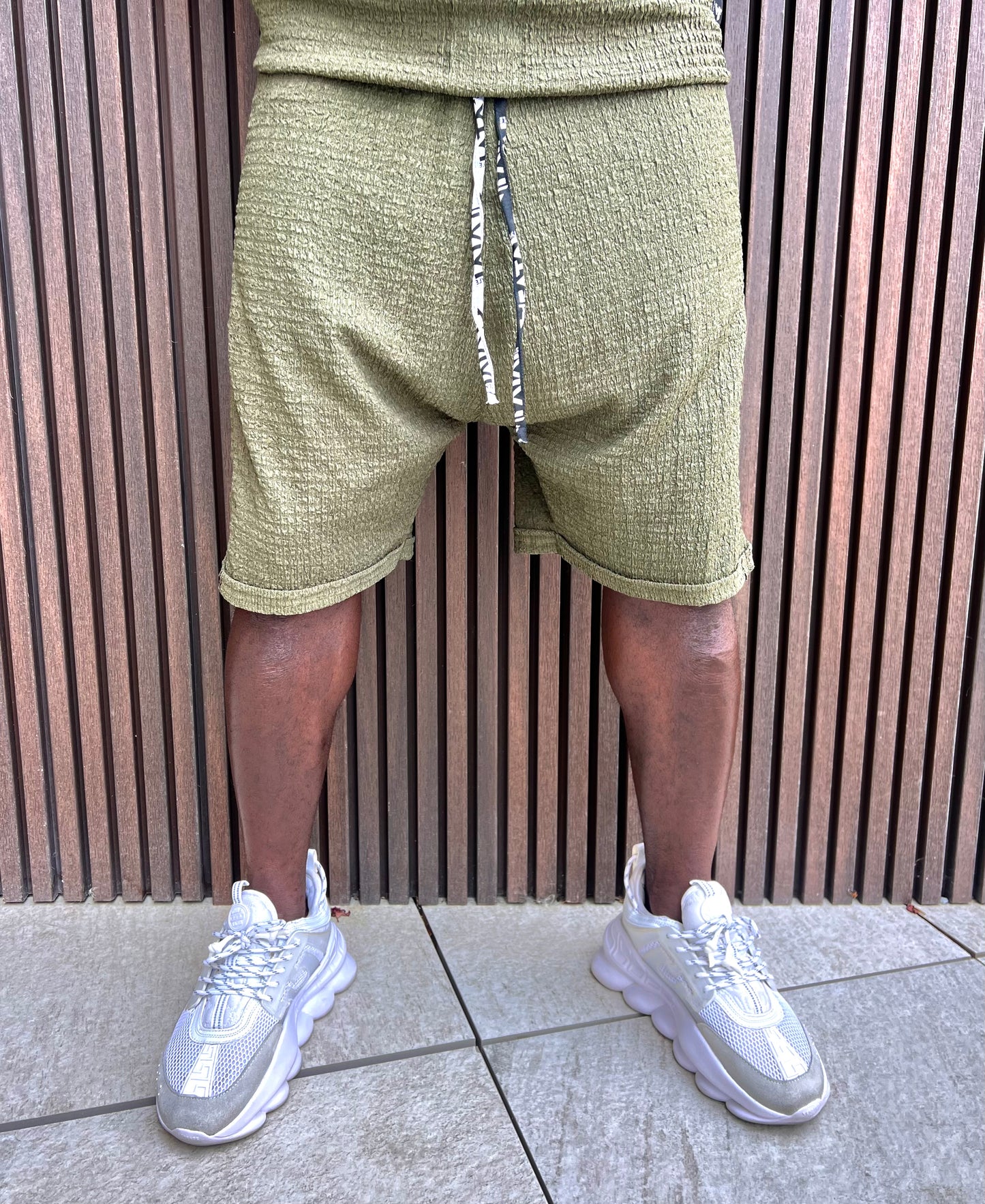 Pantaloni kaki din material vaporos