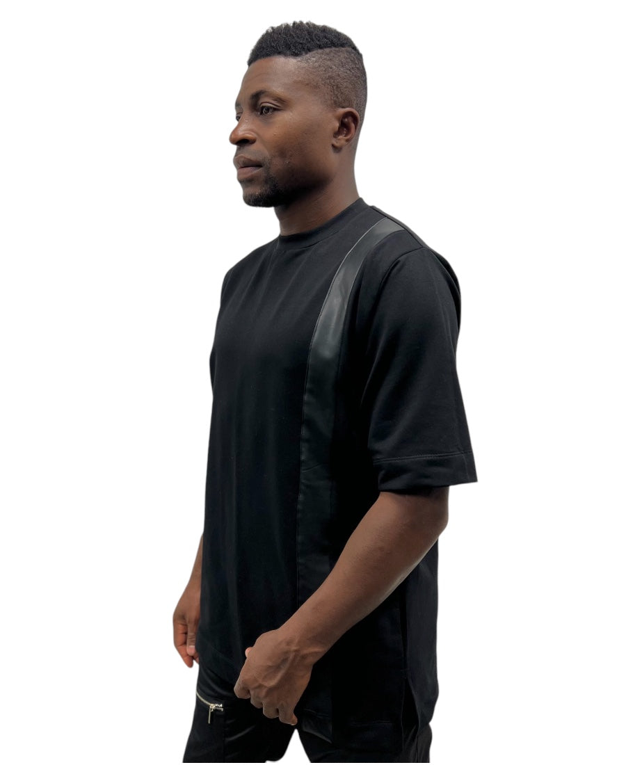 Tricou negru cu banda ca design