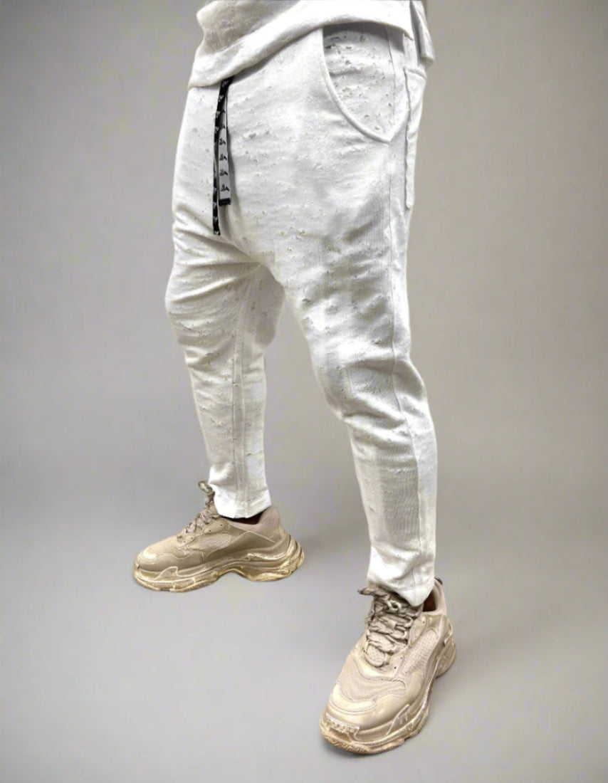 Pantaloni albi cu design din cusaturi verticale
