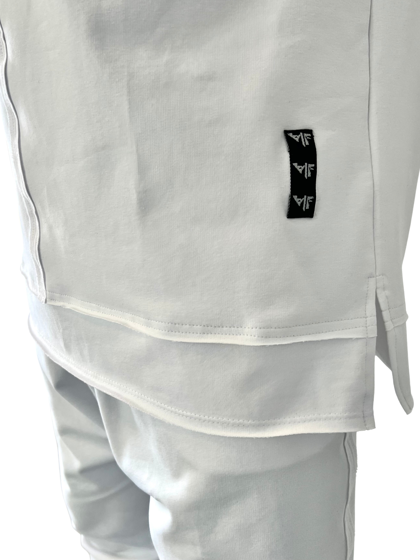Tricou alb oversize cu multiple taieturi