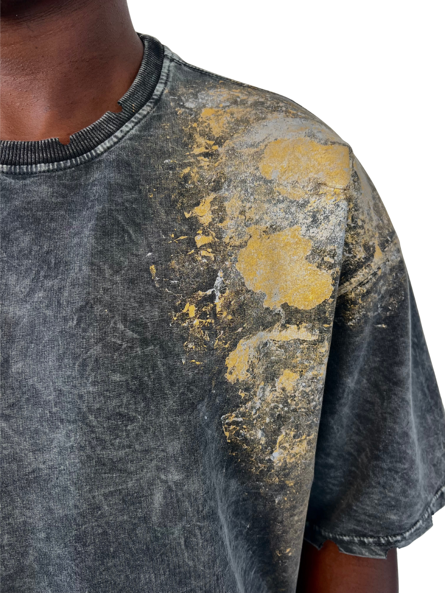 Tricou gri vopsit manual
