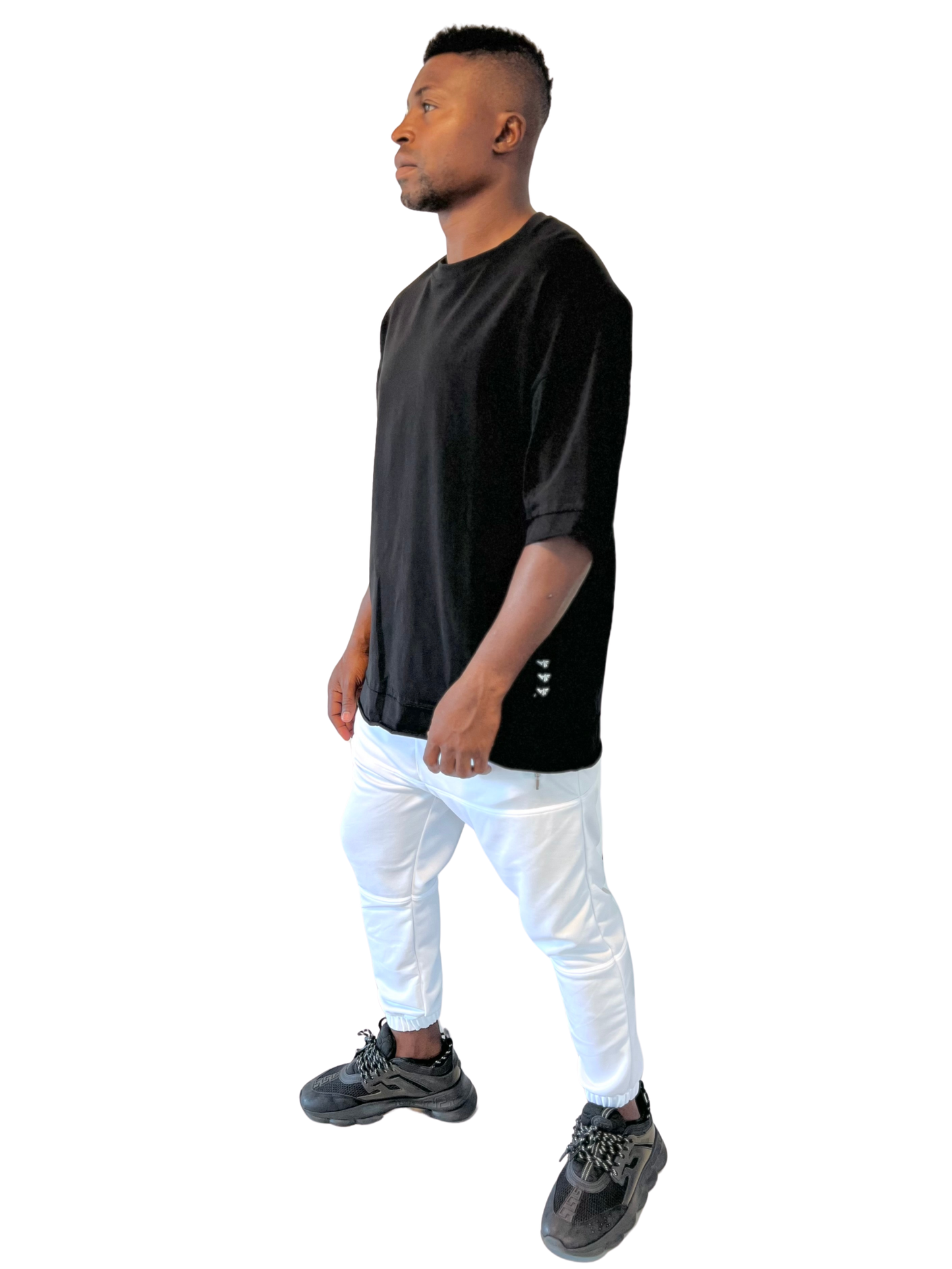 Pantaloni albi cu diverse cusaturi orizontale
