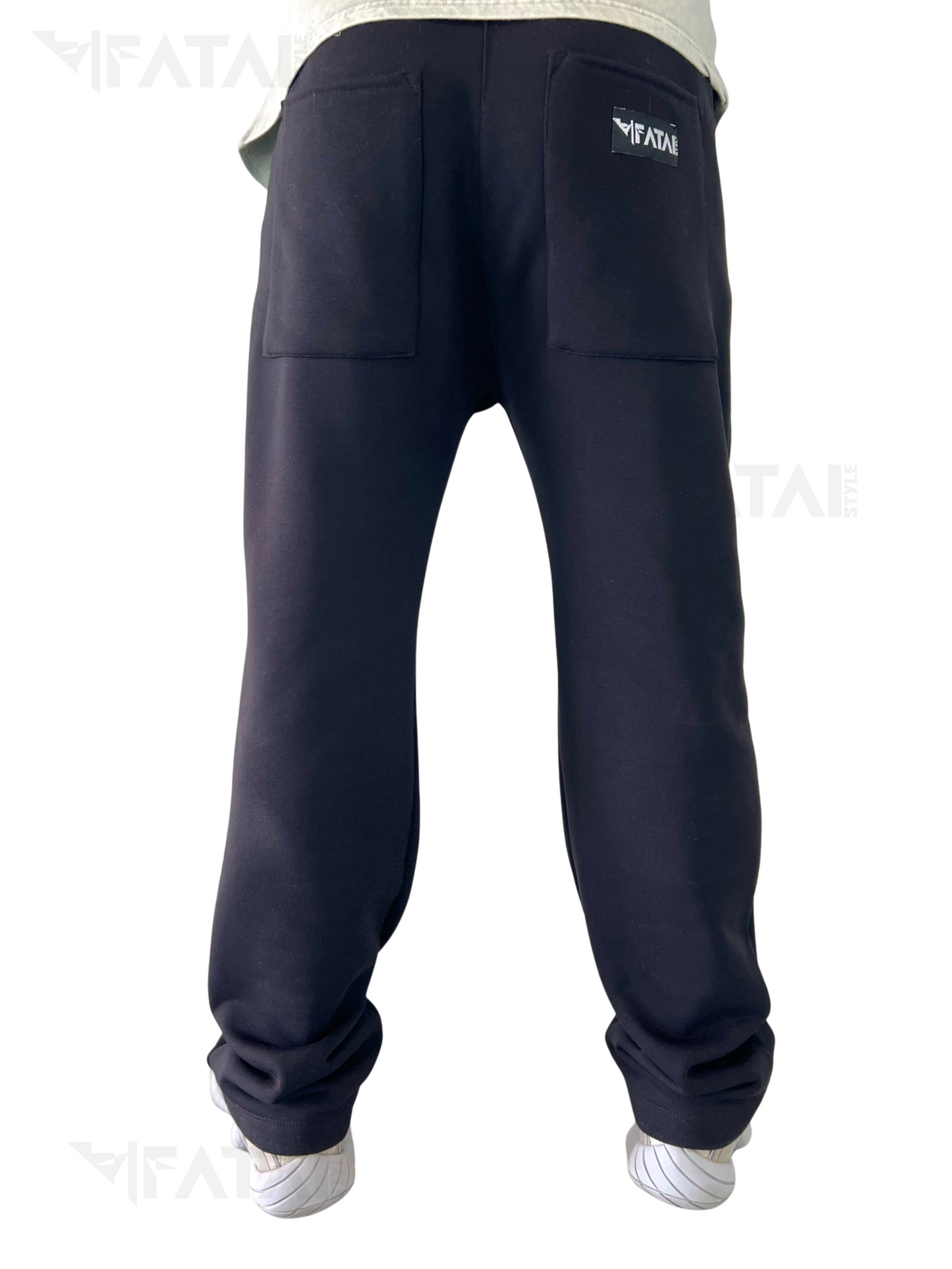 Pantaloni negri cu detalii portocalii