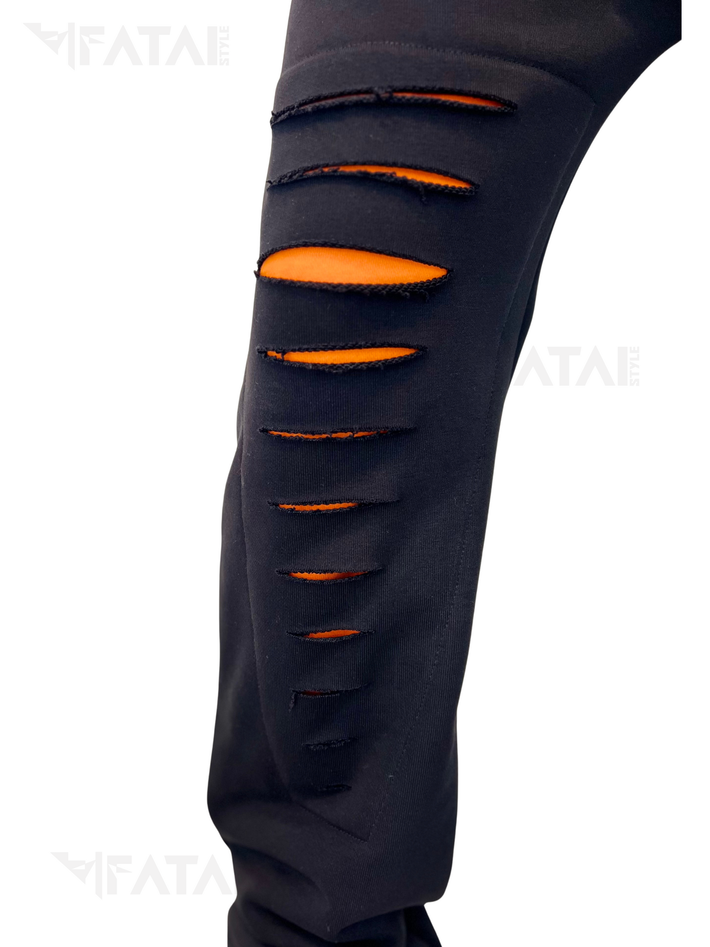 Pantaloni negri cu detalii portocalii