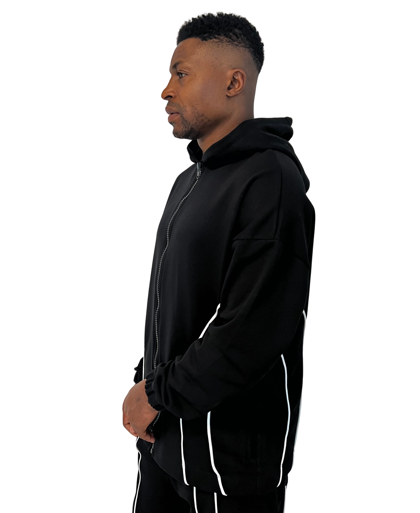 Hanorac negru cu detalii albe