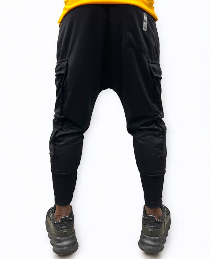 Pantaloni negri cu buzunare laterale si fermoar de design