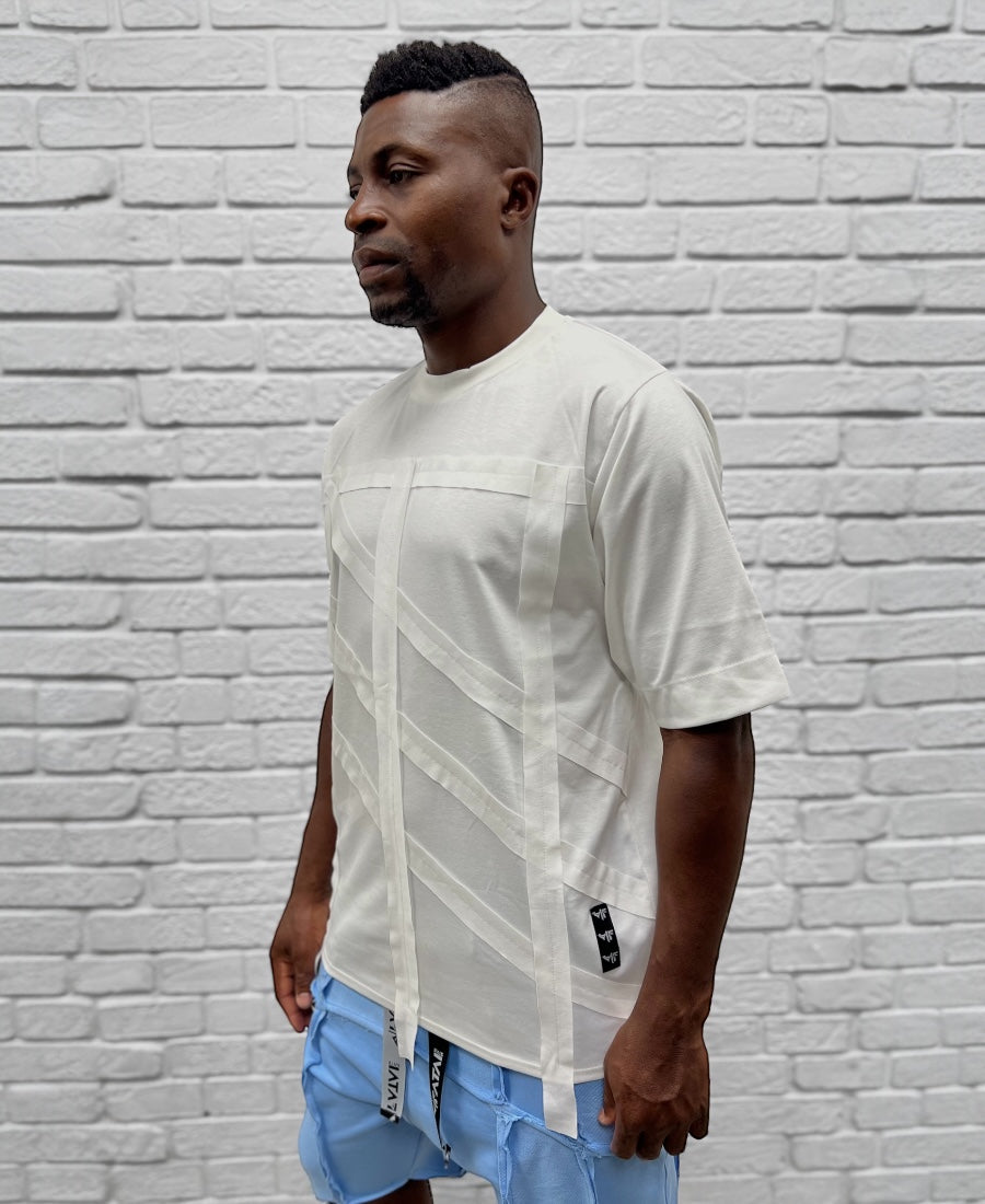 Tricou alb cu design pe fata