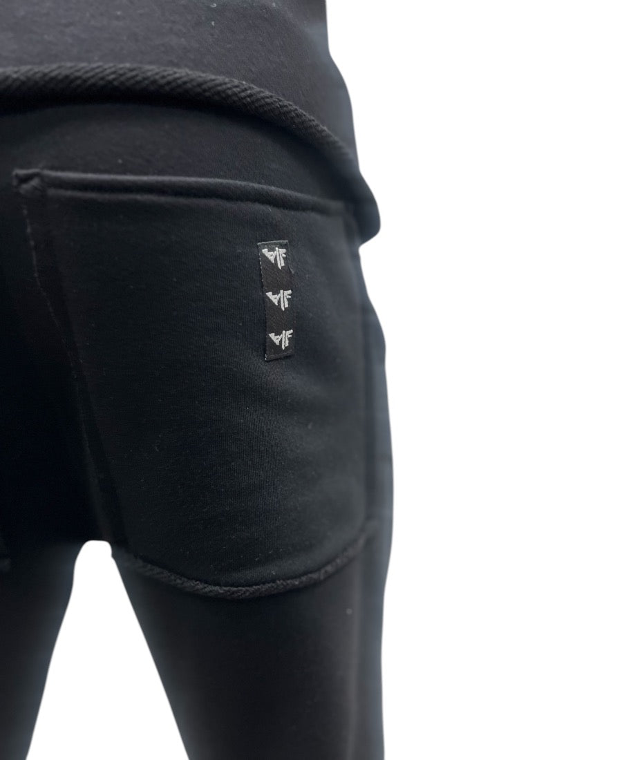 Pantaloni negri cu design din fas gros si cusaturi