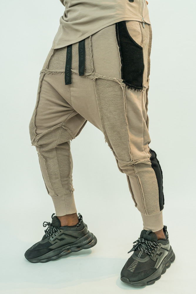 Pantaloni cappuccino cu multiple taieturi