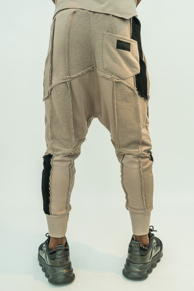Pantaloni cappuccino cu multiple taieturi