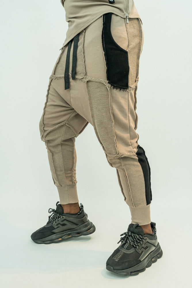 Pantaloni cappuccino cu multiple taieturi