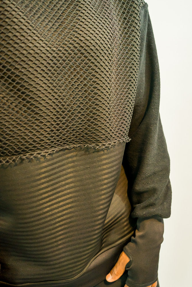 Hanorac negru cu gluga cu plasa si maneci cu deget (se poate purta cu sau fara plasa pe fata)