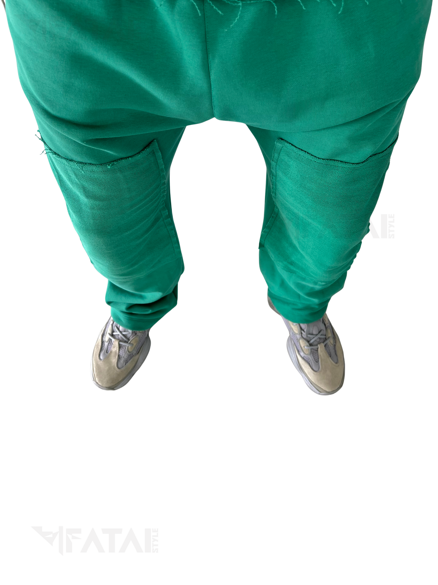 Pantaloni verzi cu design aplicat
