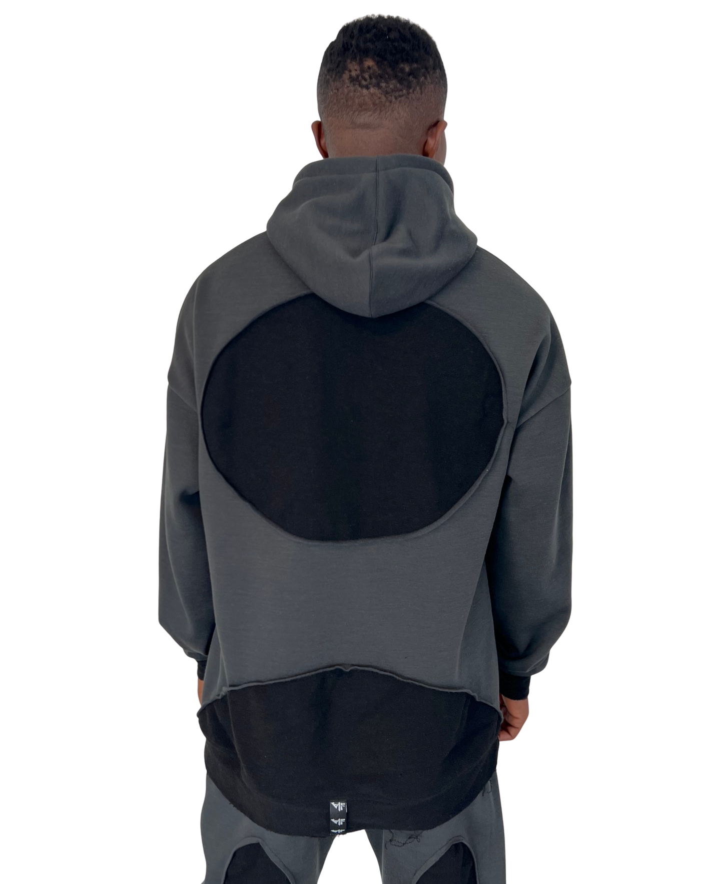 Hanorac gri cu detalii negre