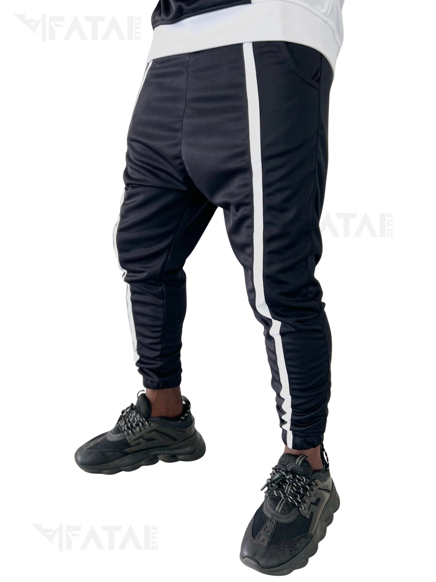 Pantaloni negri cu dunguta alba