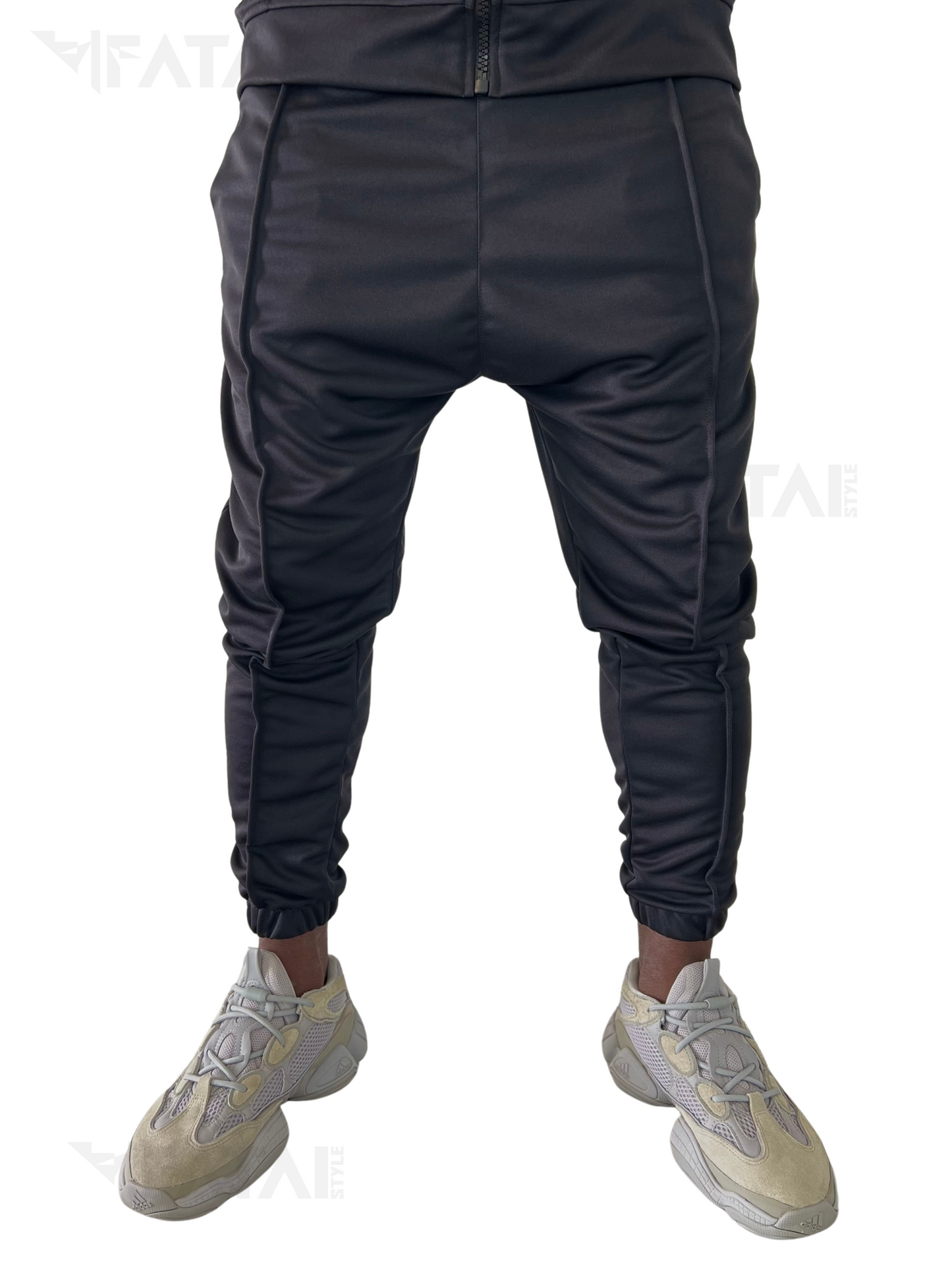 Pantaloni negri cu elastec si dunga ca design