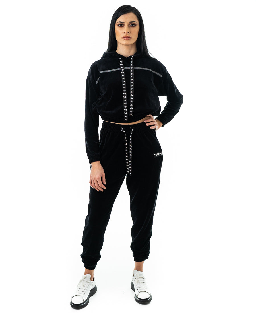 Trening negru catifea cu o cusatura alba