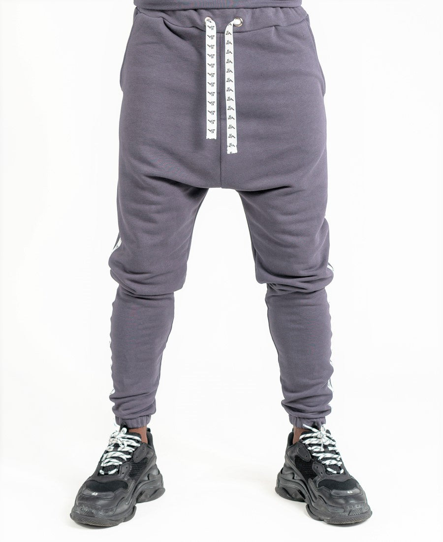 Pantaloni gri cu benzi logo Fatai Style albe laterale