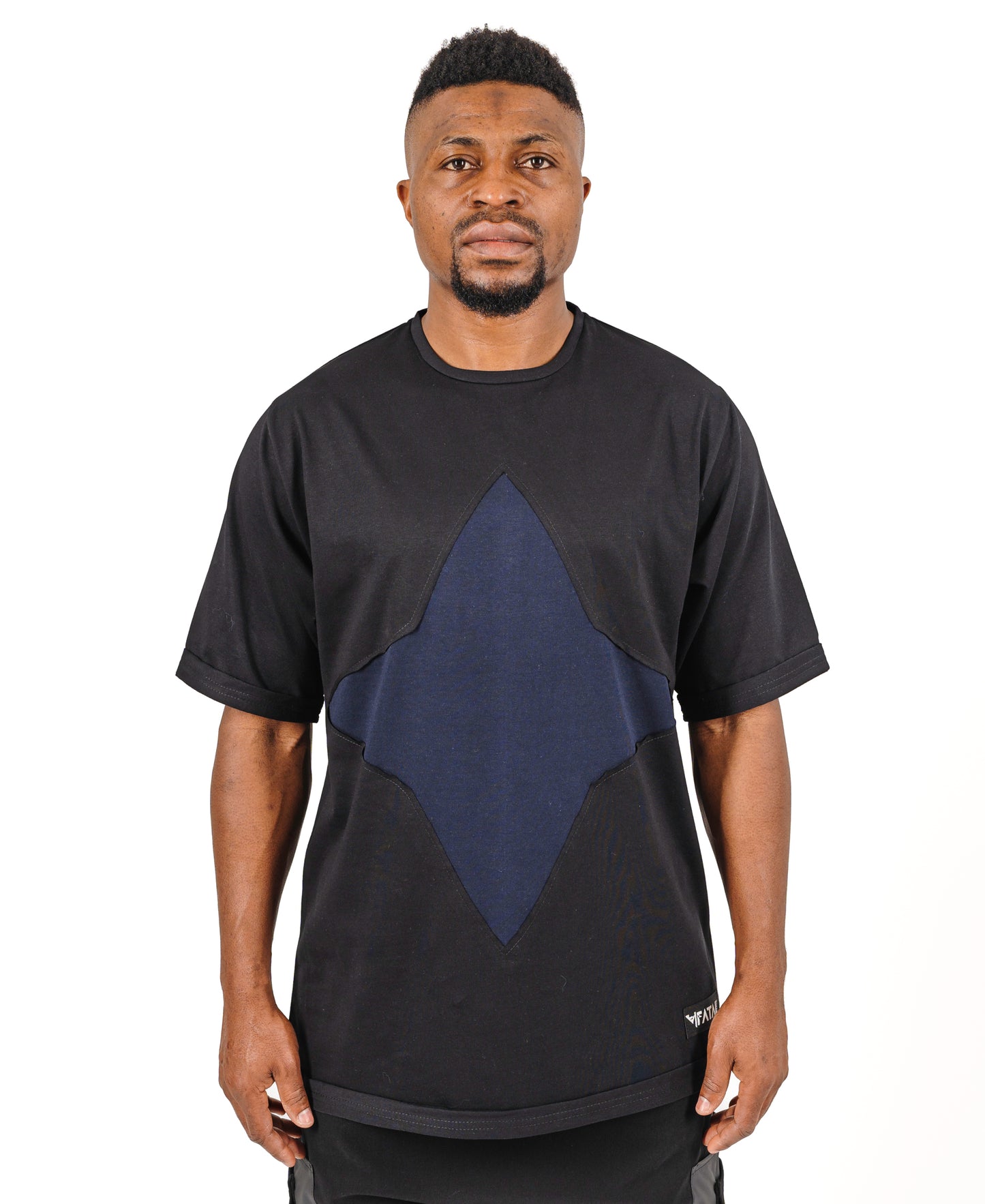 Tricou negru oversize cu design albastru