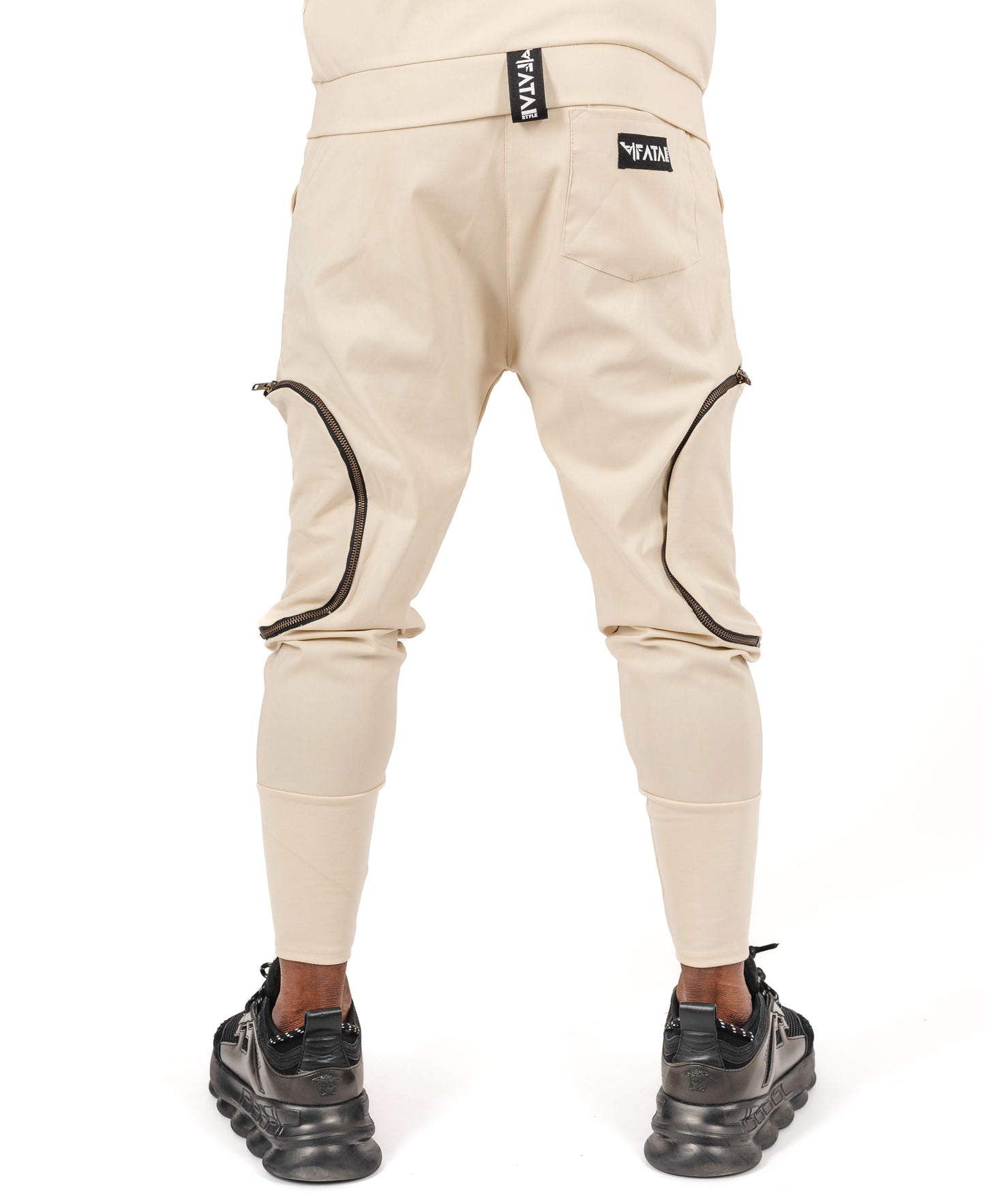 Pantaloni crem cu buzunare laterale detasabile