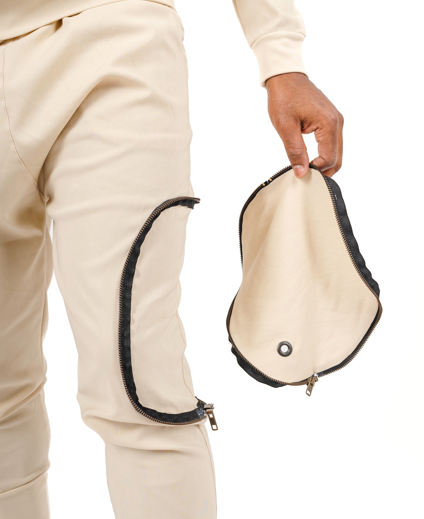 Pantaloni crem cu buzunare laterale detasabile