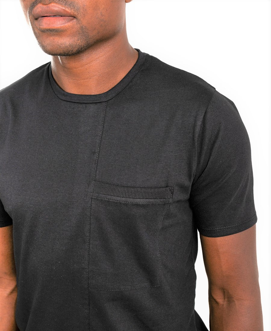 Tricou negru cu detalii la buzunar