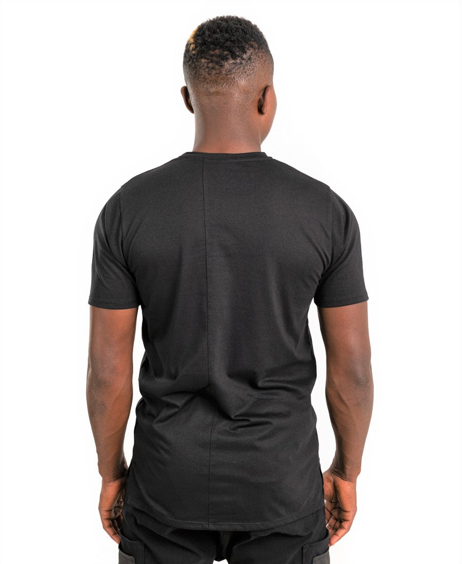 Tricou negru cu detalii la buzunar