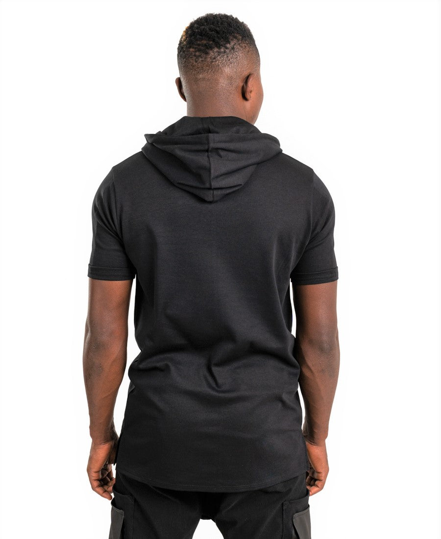 Tricou negru cu gluga si detalii la maneci