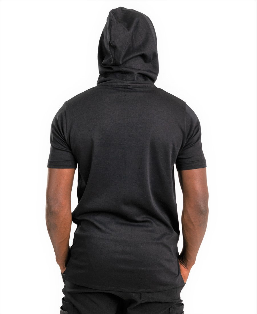 Tricou negru cu gluga si detalii la maneci