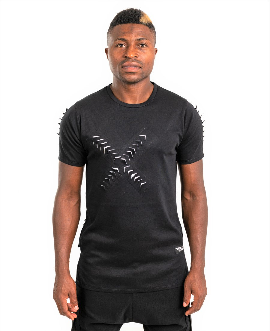 Tricou negru cu multiple taieturi albe
