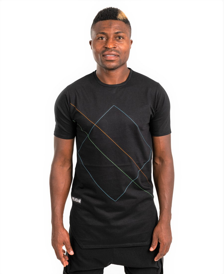 Tricou negru cu design multicolor din cusaturi