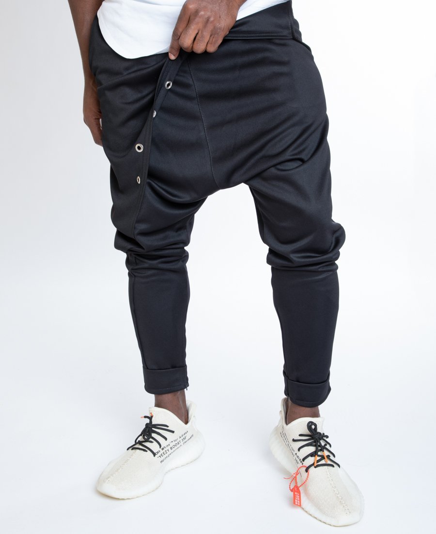 Black trousers with metal accesories - Fatai Style