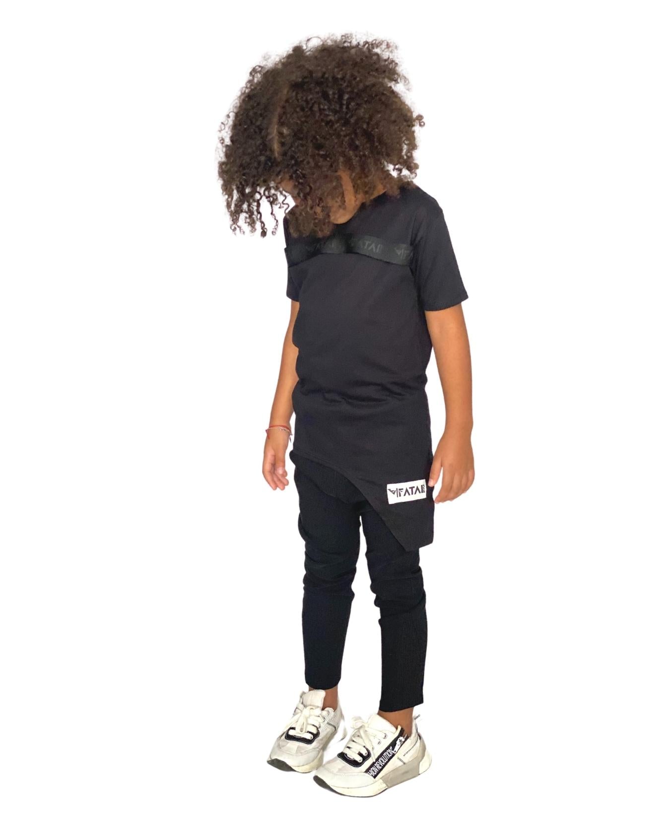 Tricou negru unisex asimetric