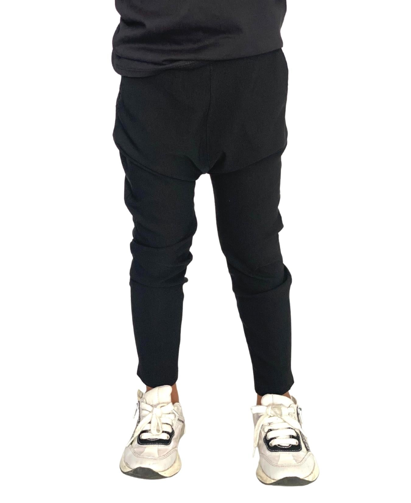 Pantaloni unisex negru cu detalii la gamba