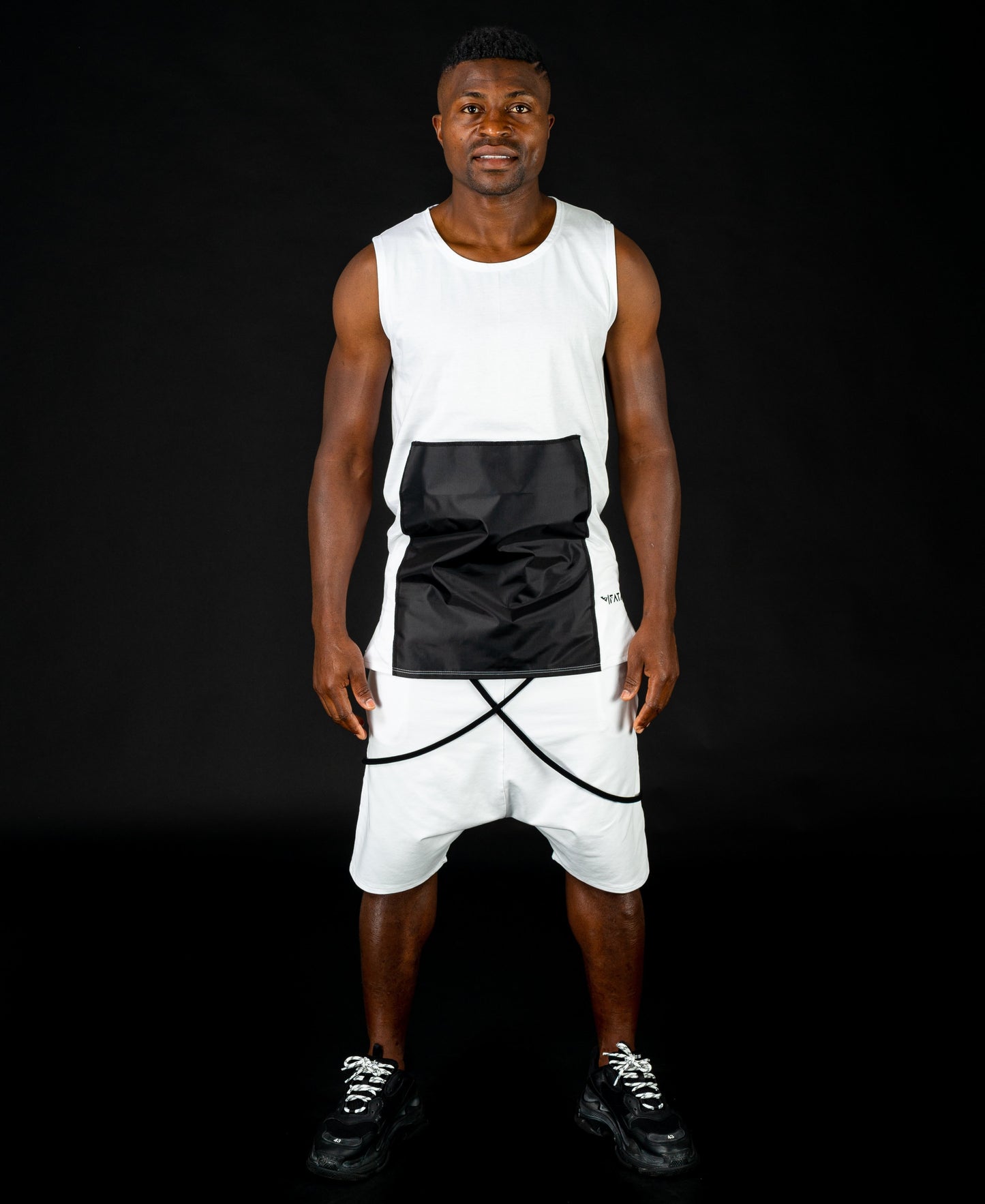 Sleveless t-shirt with black design - Fatai Style