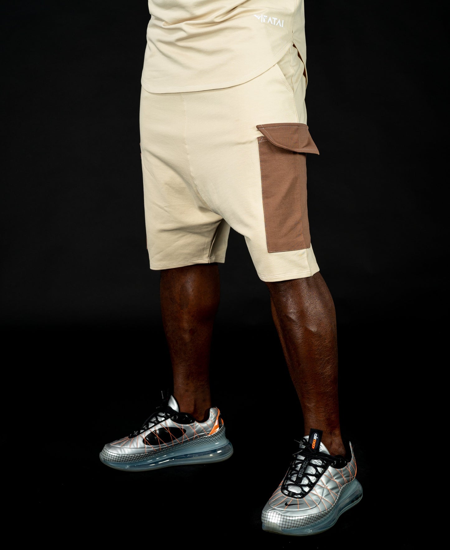 Short beige trousers with brown design - Fatai Style