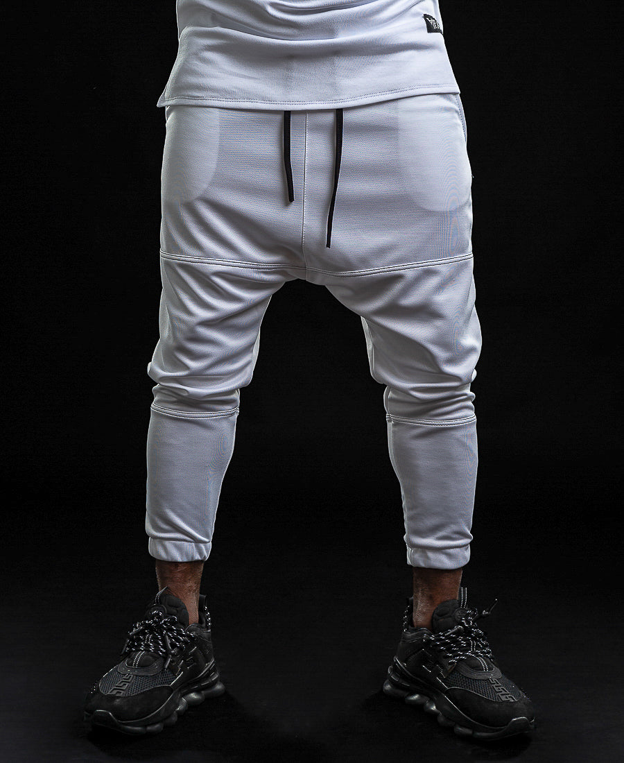 Pantaloni albi cu doua cusaturi orizontale