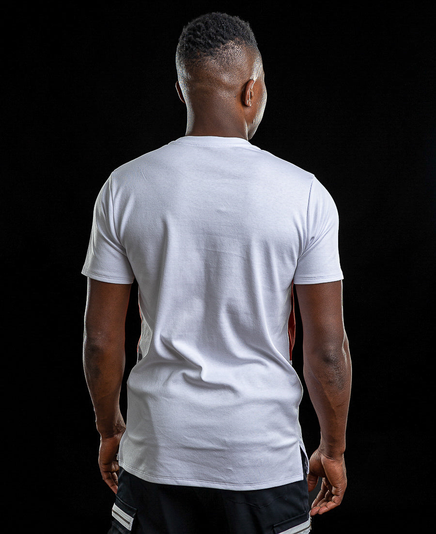 Tricou alb si portocaliu cu buzunar aplicat