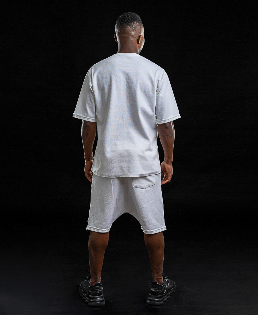 Compleu oversize alb cu pantalon scurt