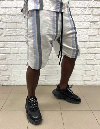 Pantaloni scurti in culori de vara
