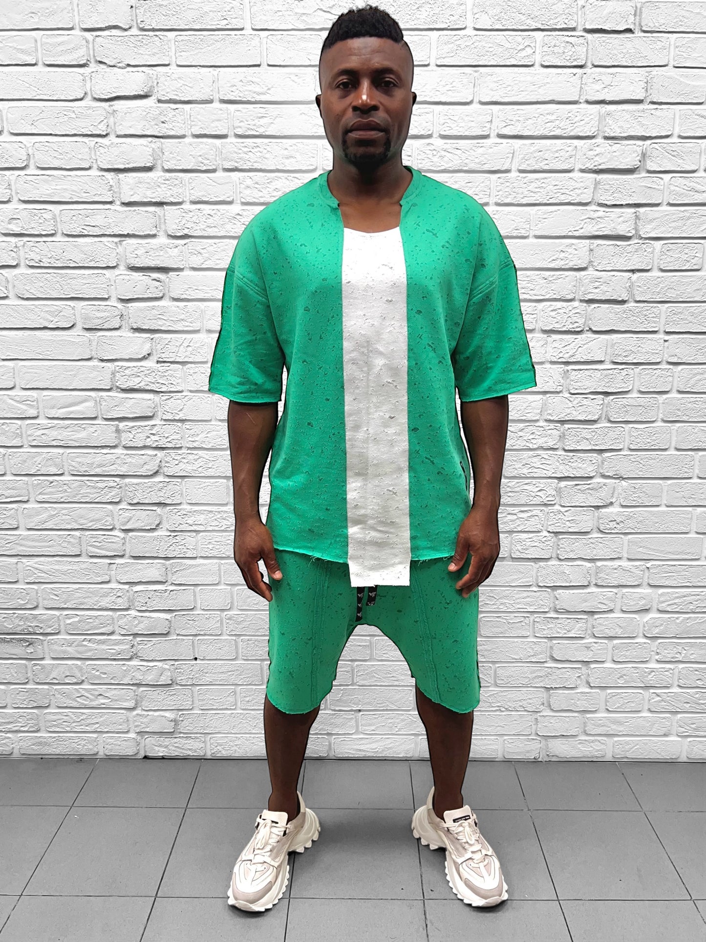 Compleu verde in combinatie cu alb