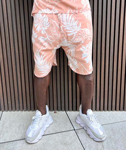 Pantaloni scurti in culori de vara