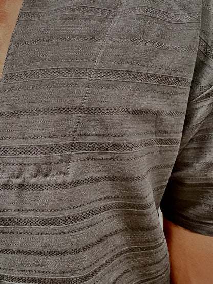 Tricou negru cu decolteu