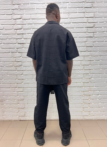 Compleu negru casual cu tricou decoltat
